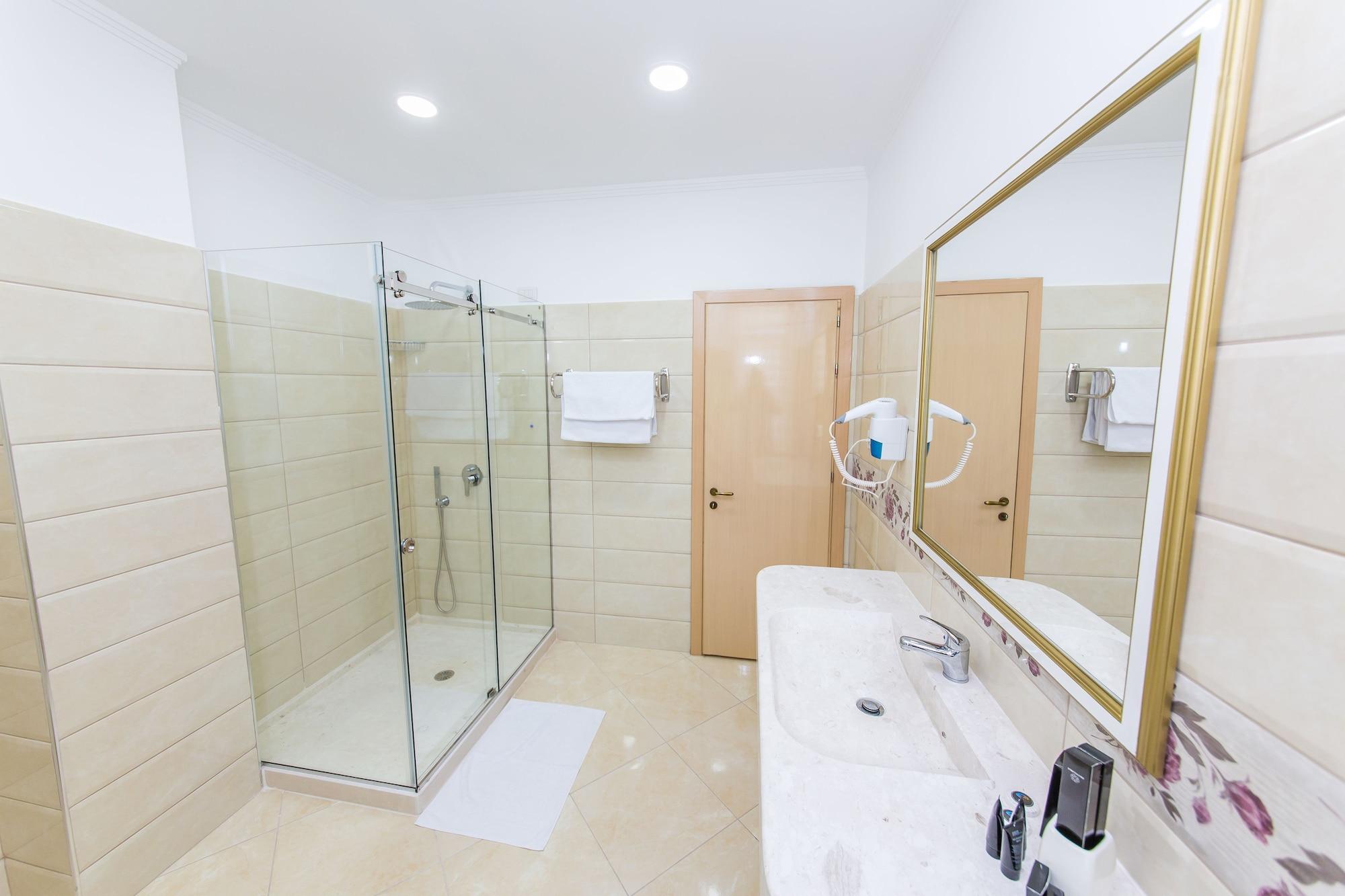 Hotel Belagrita Berat Kültér fotó